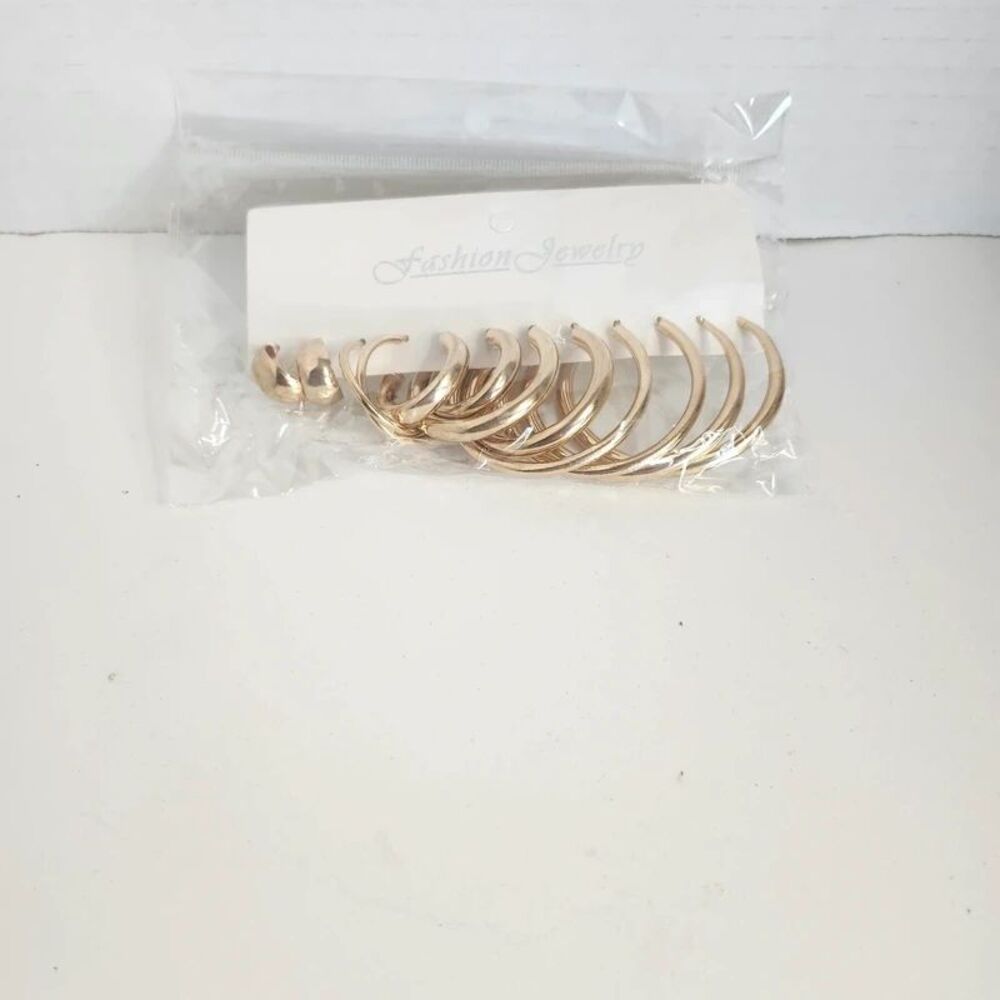 6 pairs hoop earrings